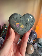 Load image into Gallery viewer, Labradorite Heart