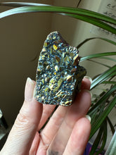 Load image into Gallery viewer, Titanium Aura Quartz