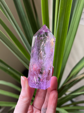 Load image into Gallery viewer, Amethyst Tower
