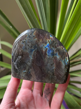 Load image into Gallery viewer, Labradorite Freeform
