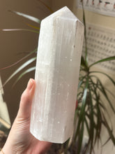 Load image into Gallery viewer, Selenite Tower Large