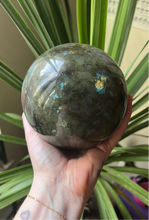 Load image into Gallery viewer, Labradorite Sphere