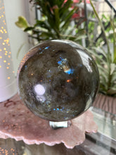 Load image into Gallery viewer, Labradorite Sphere
