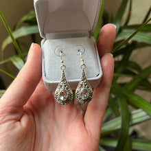 Load image into Gallery viewer, Green Amethyst Earrings
