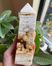 Load image into Gallery viewer, Druzy Stripe Agate