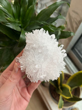 Load image into Gallery viewer, Quartz Flower